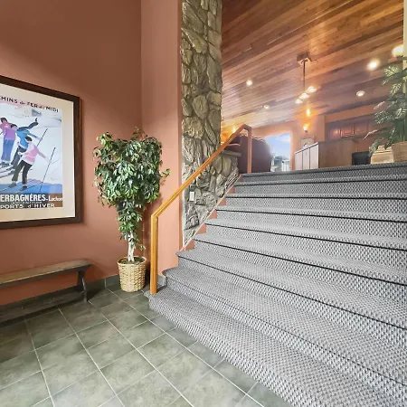 A308 Lake Cliffe Condo